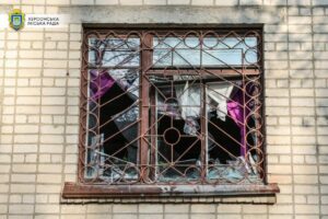 Вранці 18 лютого ворог 6 разів обстріляв Херсон: що відомо