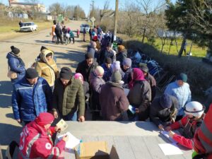 Жителям Херсонщини волонтери передали 1000 комплектів портативних газових плит (ФОТО)