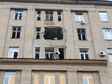 РФ здійснила масований обстріл Херсону: опубліковані фото
