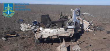 На Херсонщині автомобіль з цивільними підірвався на ворожій міні: двоє людей загинуло