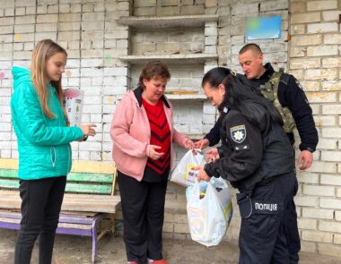 У Херсоні надали “гуманітарку” жителям найбільш постраждалого району