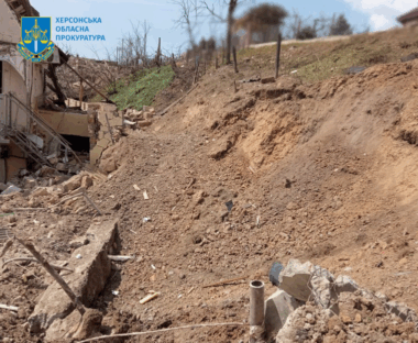Рашисти атакували артилерією та авіабомбами громади Херсонщини: поранено три людини (ФОТО)