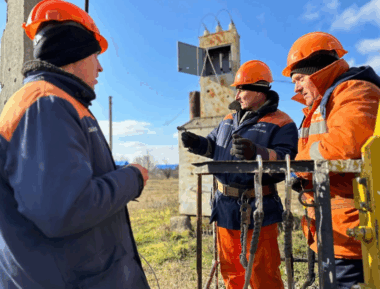 На Херсонщині відновили світло у зруйнованому росіянами селі (ФОТО)