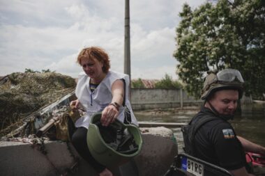 Через мінометні обстріли Херсону поранено двох волонтерів: серед них один іноземець