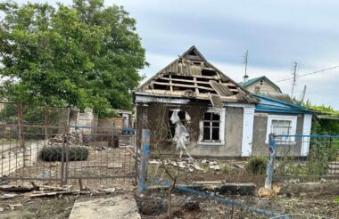 Загинула 71-річна жінка: що відомо про ранковий обстріл Білозерки (ФОТО)