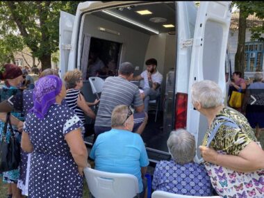 Лікарі мобільних клінік відвідали села Херсонщини