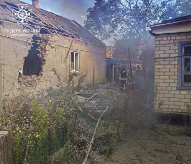 Черговий терор окупантів: РФ атакувала приватний житловий будинок на Херсонщині (ФОТО)