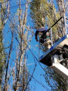 У Херсоні відновили електромережі після обстрілів