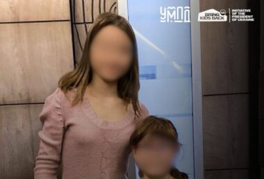 Из оккупированной Херсонщины вернули 14-летнюю девушку, потерявшую обоих родителей