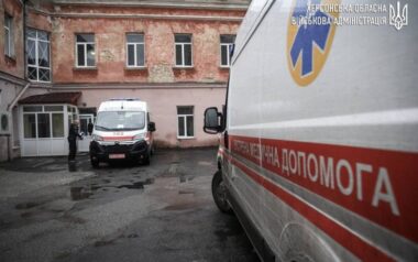На Херсонщине «скорая» ежедневно осуществляет до 200 выездов под вражеским огнем