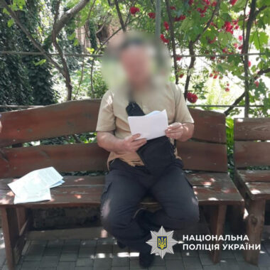 Херсонский чиновник украл почти полмиллиона гривен на закупке дров для ВСУ