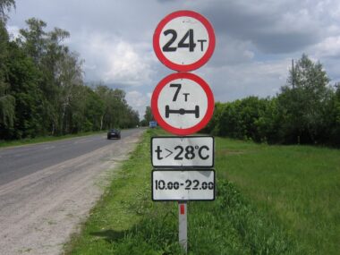 На Херсонщине запретили движение грузовиков в жару свыше 28°C