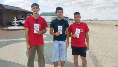 Туристический провал: оккупированные пляжи Геническа остались безлюдными несмотря на обещания 100 тысяч туристов