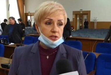 Редкий случай: херсонскую коллаборационистку приговорили к реальному заключению, а не «заочно»