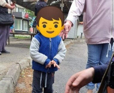 У Херсоні трирічний хлопчик провів ніч сам на вулиці під обстрілом