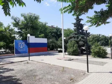 В оккупированном Геническе изъяли 97 квартир для передачи их российским военным