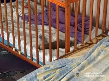 У Херсоні російський боєприпас потрапив у дитяче ліжечко, де спав дворічний хлопчик